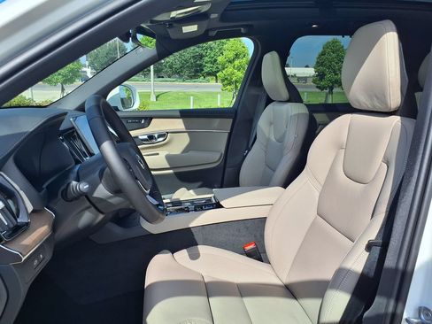 New 2026 Volvo XC90 T8 Ultra w/ Protection Package Premier AWD/4WD image 10