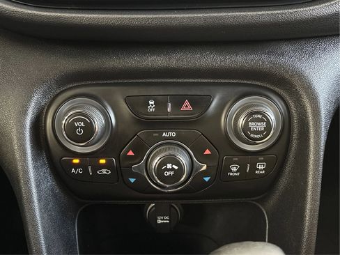 Used 2013 Dodge Dart Limited w/ Premium Group FWD image 36