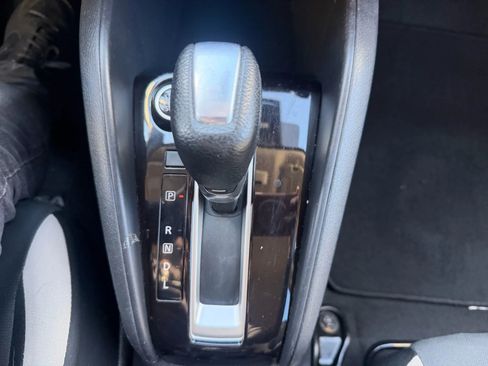 Used 2021 Nissan Versa SV image 20