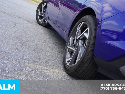 Used 2025 Hyundai Elantra Sport image 14