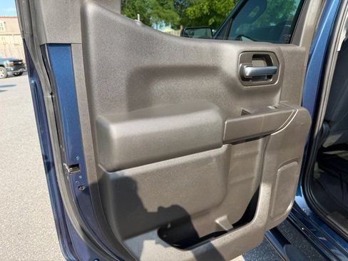 Used 2019 Chevrolet Silverado 1500 Custom Trail Boss w/ Custom Convenience Package AWD/4WD image 19