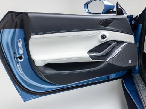 Certified 2020 Ferrari Portofino RWD image 62