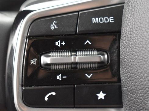 Certified 2025 Kia Sorento EX image 19