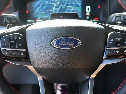 Used 2025 Ford Explorer ST image 10