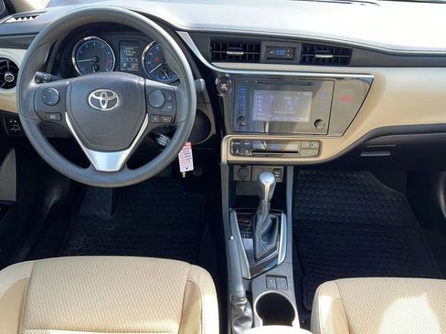 Used 2018 Toyota Corolla LE FWD image 10