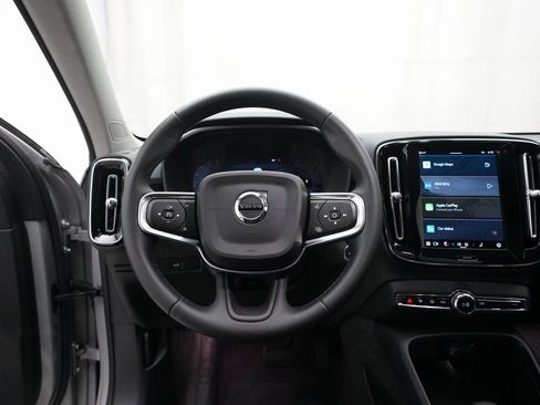 Used 2025 Volvo XC40 B5 Core image 4