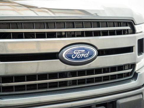 Used 2018 Ford F150 XLT w/ Equipment Group 302A Luxury AWD/4WD image 13