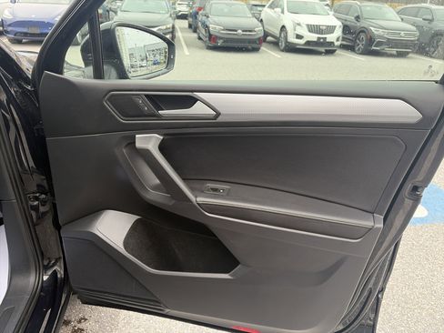 Used 2022 Volkswagen Tiguan S image 5