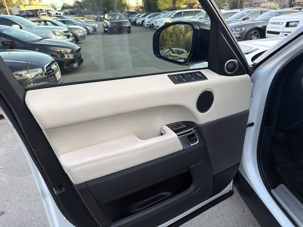 Used 2014 Land Rover Range Rover Sport Supercharged AWD/4WD image 17