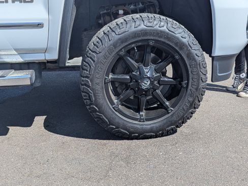 Used 2015 GMC Sierra 2500 Denali w/ Duramax Plus Package AWD/4WD image 47