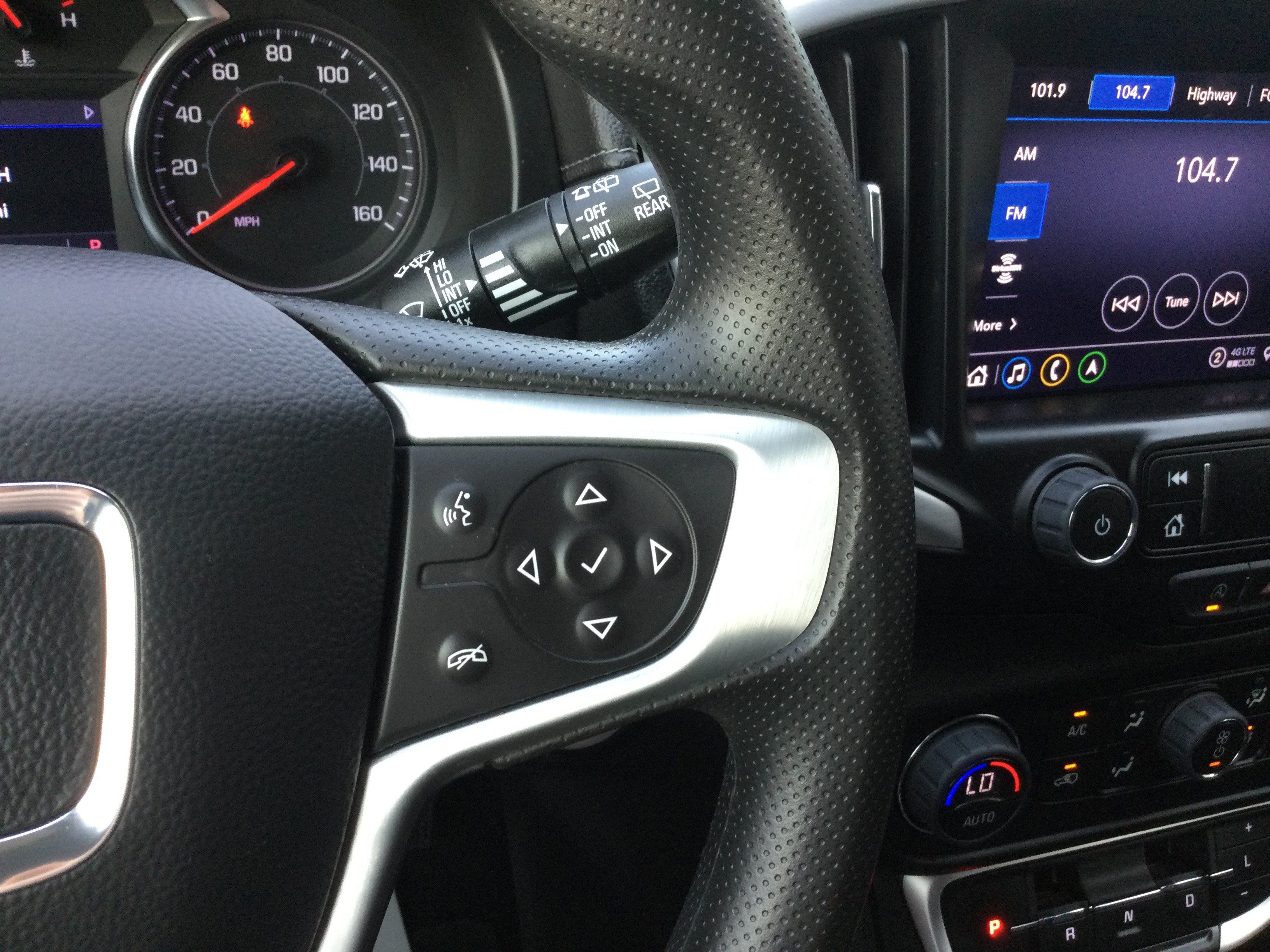 Used 2023 GMC Terrain SLE w/ Driver Convenience Package AWD/4WD image 15