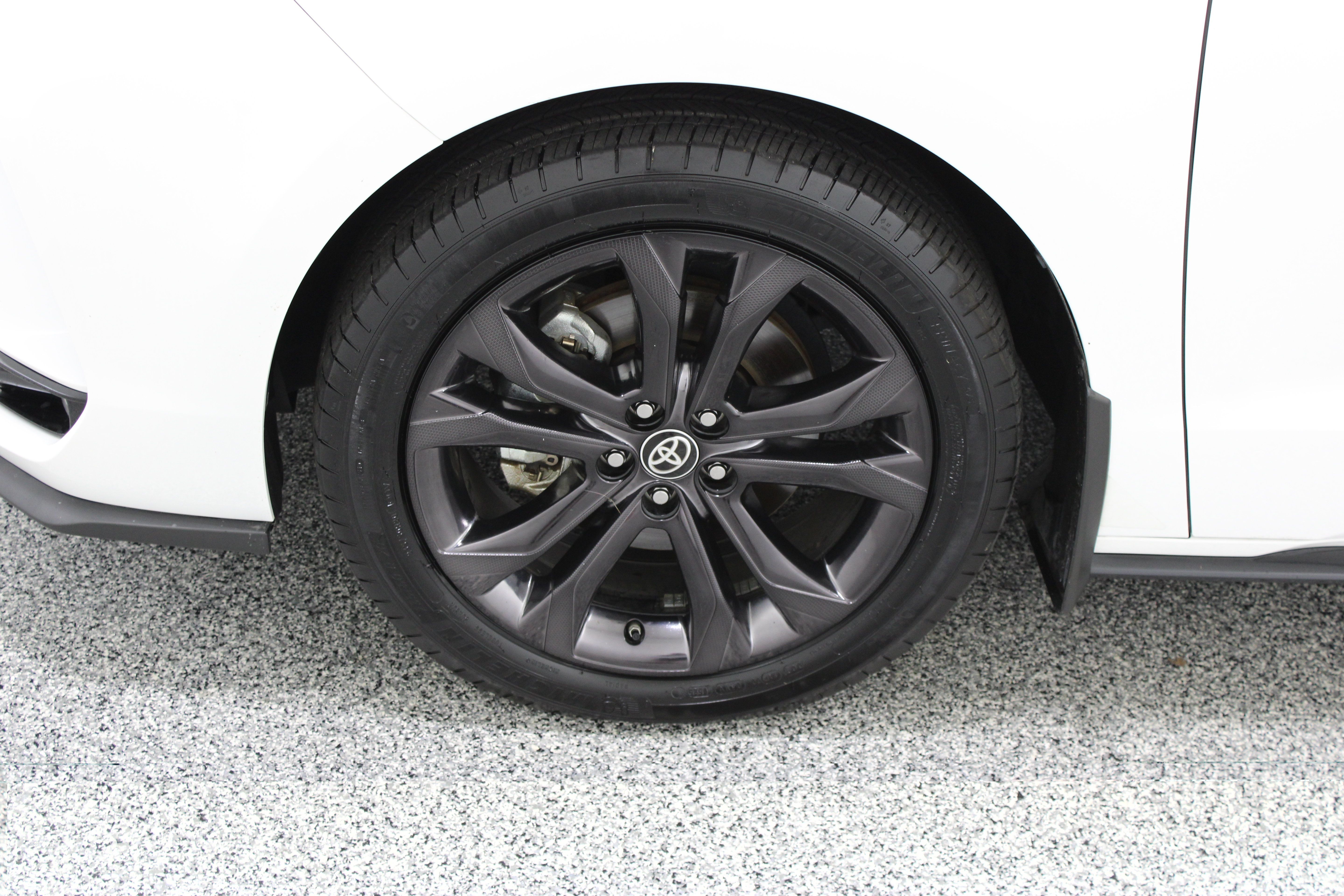 Used 2025 Toyota Sienna XSE w/ XSE Premium Package FWD image 11