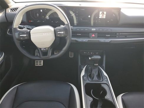 Certified 2025 Kia K4 GT-Line Turbo image 11
