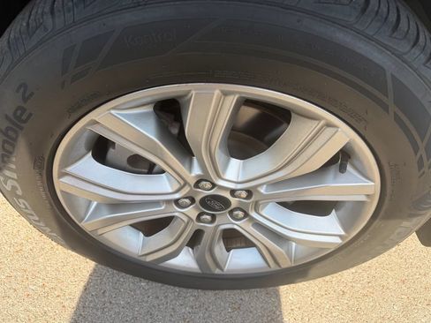 Used 2023 Ford Edge Titanium AWD/4WD image 8