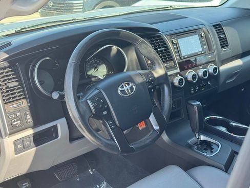 Used 2019 Toyota Sequoia Limited w/ Safety & Convenience Package image 18