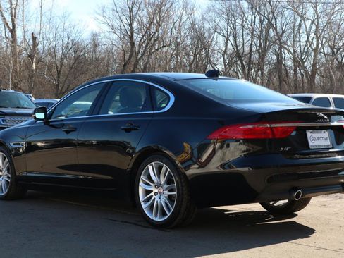 Used 2016 Jaguar XF Prestige image 15