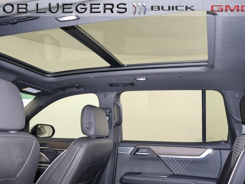 Certified 2025 GMC Acadia Denali w/ Super Cruise Package image 14