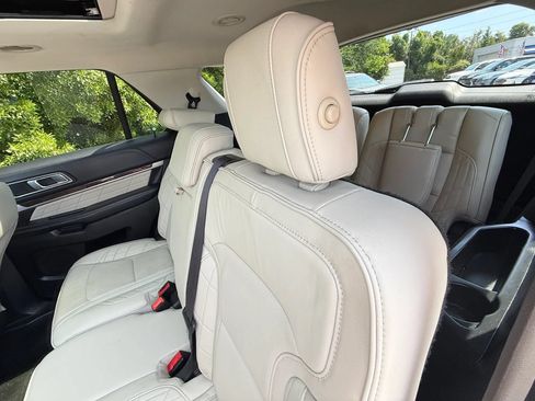 Used 2016 Ford Explorer Platinum AWD/4WD image 41