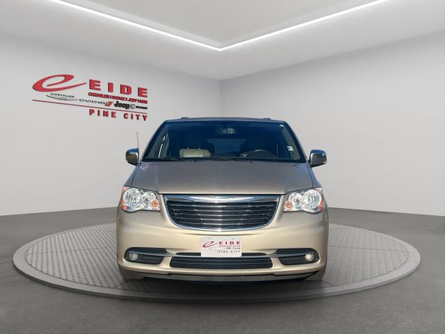 Used 2015 Chrysler Town & Country Touring-L w/ Driver Convenience Group FWD image 12