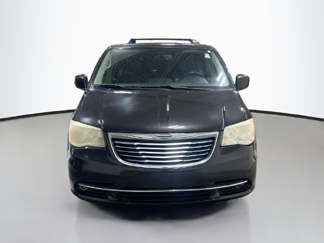 Used 2014 Chrysler Town & Country Touring FWD image 3