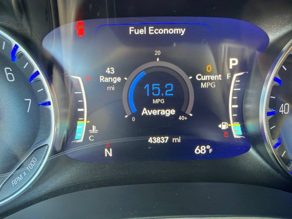 Used 2021 Chrysler Pacifica Touring-L FWD image 27