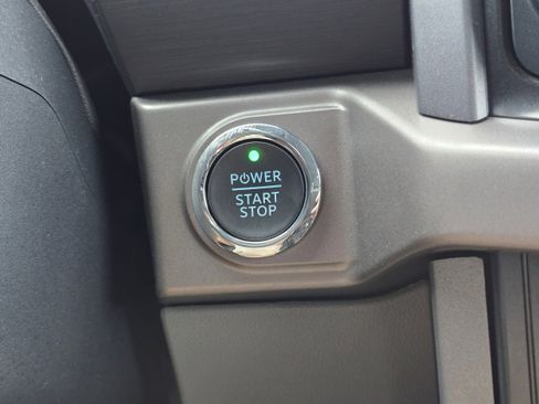 Used 2025 Ford F150 Lightning XLT image 34