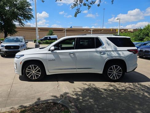 Used 2023 Chevrolet Traverse High Country image 6
