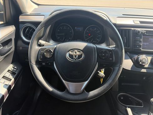 Used 2018 Toyota RAV4 LE FWD image 14
