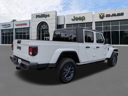 New 2026 Jeep Gladiator Sport