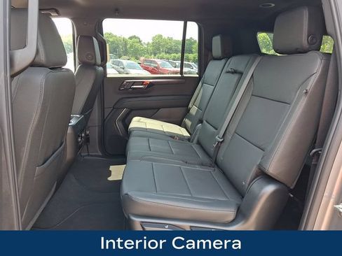 Used 2026 Chevrolet Suburban LT AWD/4WD image 15