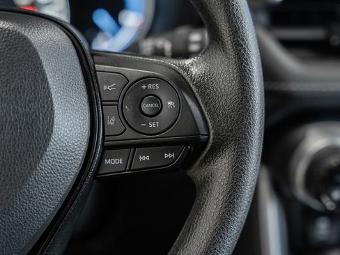 Used 2025 Toyota RAV4 XLE image 23