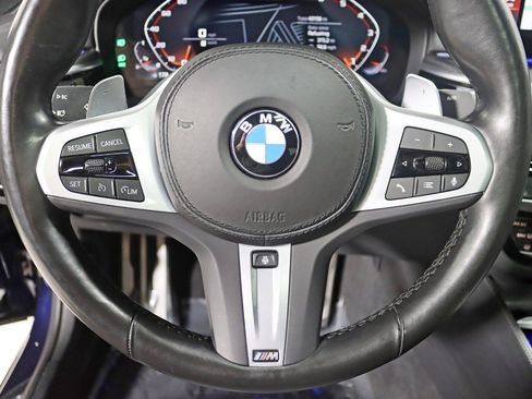 Used 2022 BMW M550i xDrive image 17