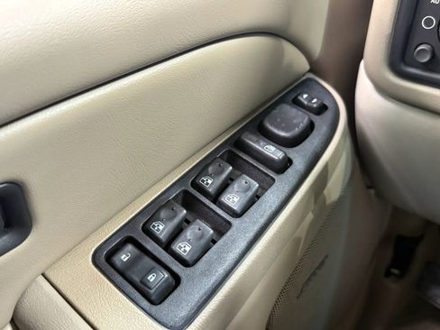 Used 2005 GMC Yukon SLT w/ SLT Preferred Equipment Group image 26