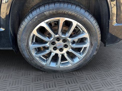 Used 2022 GMC Acadia Denali w/ Denali Ultimate Package image 30