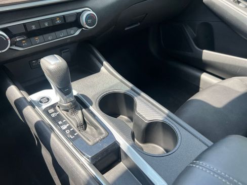 Used 2025 Nissan Altima 2.5 SV FWD image 36