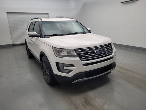 Used 2016 Ford Explorer Limited w/ Equipment Group 301A FWD image 13