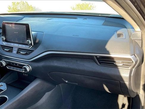 Certified 2022 Nissan Altima 2.5 SV image 16