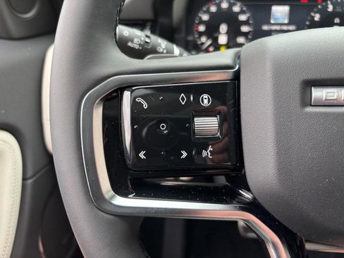 Used 2025 Land Rover Discovery Sport Dynamic SE image 20