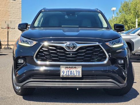 Used 2023 Toyota Highlander Limited AWD/4WD image 3
