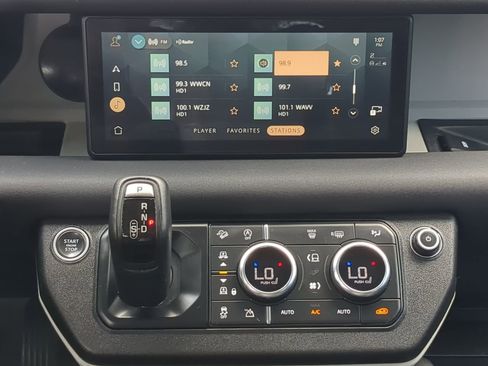 Used 2020 Land Rover Defender 110 First Edition image 18