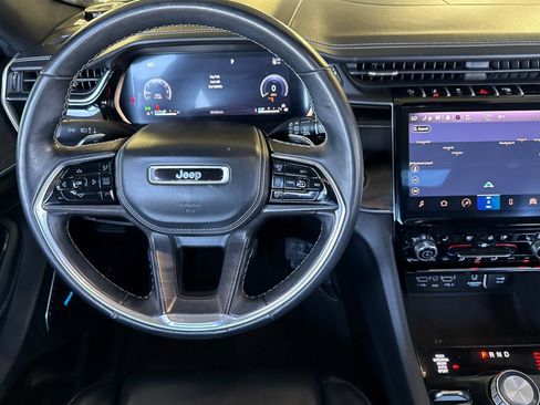 Used 2022 Jeep Grand Cherokee L Overland w/ Luxury Tech Group IV image 15