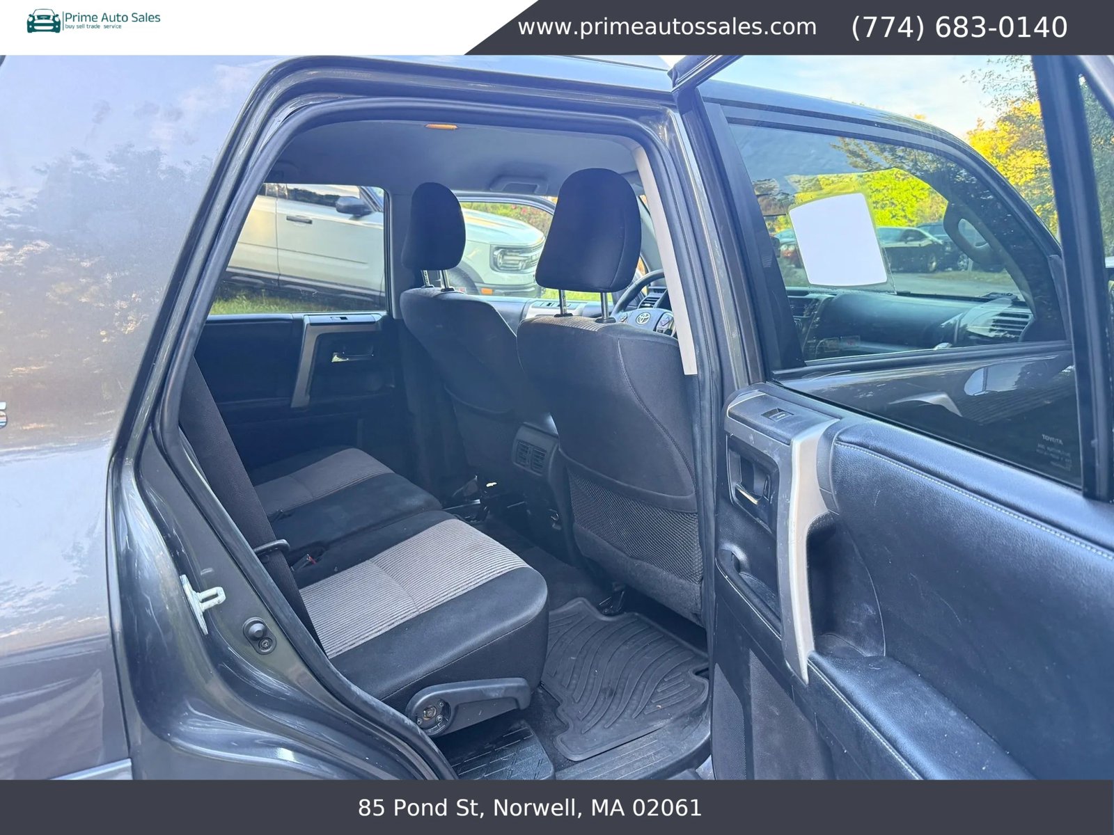 Used 2015 Toyota 4Runner SR5 AWD/4WD image 25