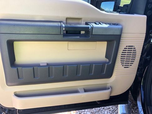 Used 2016 Ford F250 Lariat w/ Lariat Interior Package image 15