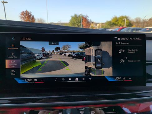 Certified 2025 BMW 760i xDrive w/ Executive Package image 25