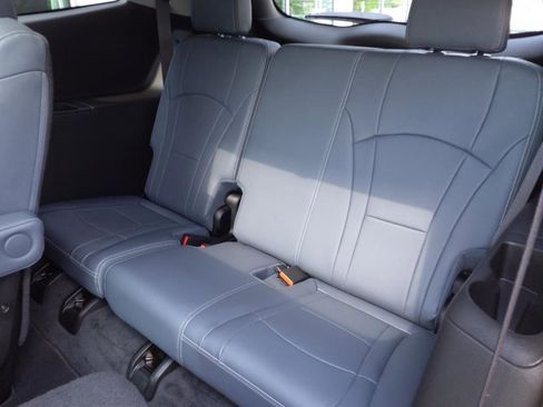 Certified 2021 Buick Enclave Essence w/ Sport Touring Edition image 11