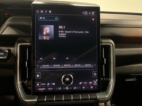 Certified 2025 GMC Yukon Denali AWD/4WD image 24