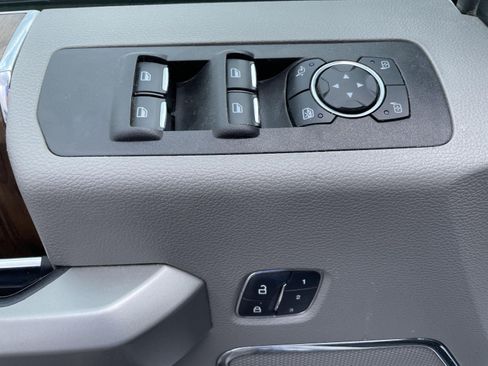 Used 2018 Ford F150 Lariat AWD/4WD image 19