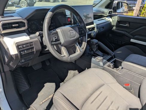 Used 2024 Toyota Tacoma TRD Off-Road image 17