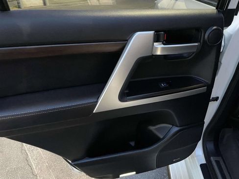 Used 2020 Toyota Land Cruiser Heritage Edition image 22