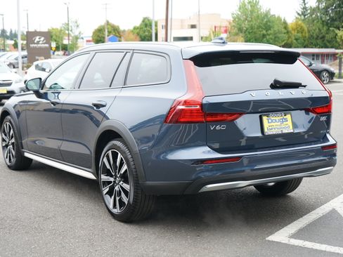 Used 2026 Volvo V60 B5 Cross Country Ultra AWD/4WD image 5